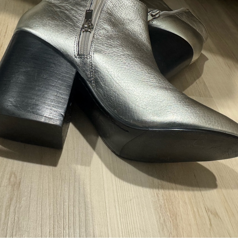 Marc Fisher Silver Booties 8.5 New - Picture 4 of 4